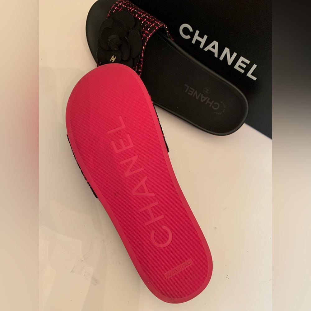 Chanel Camellia flower  Slides 39 - Picture 5 of 8